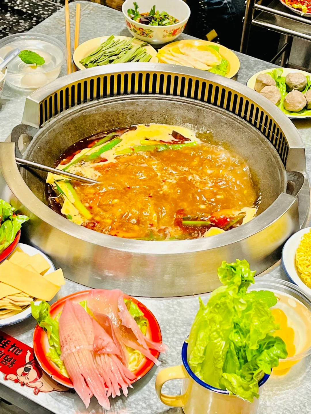 如何在火锅中加入地方特色食材