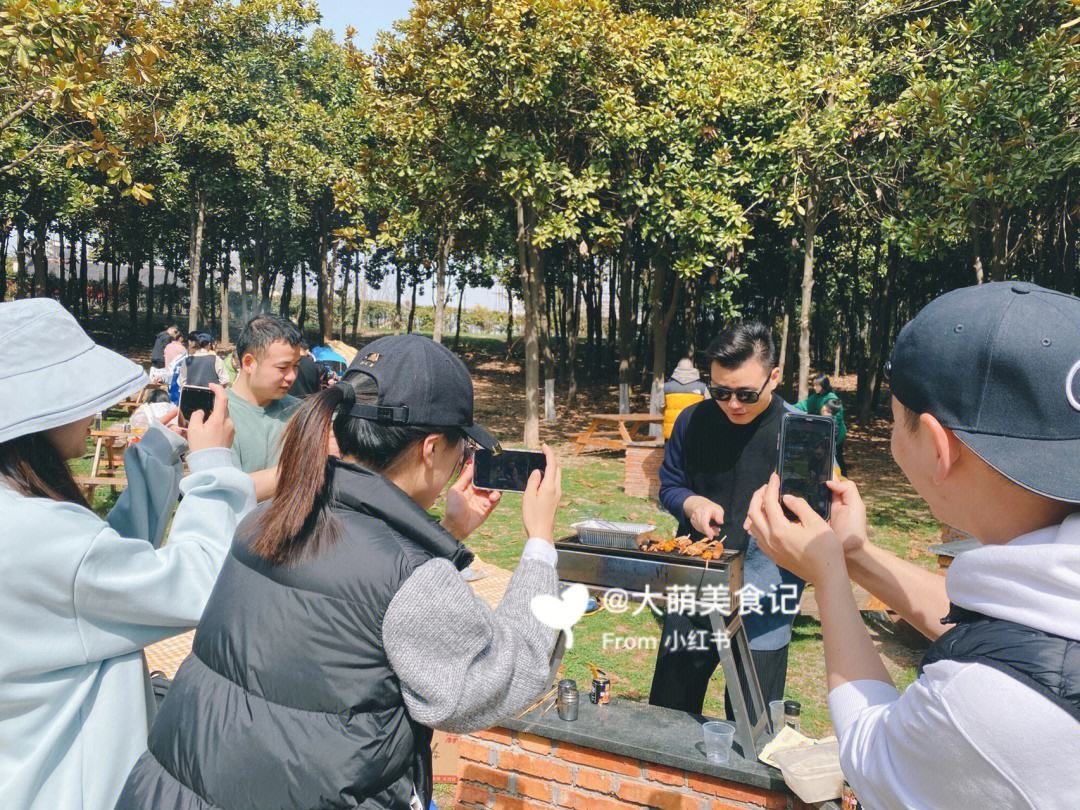 如何在户外烧烤时应对天气变化