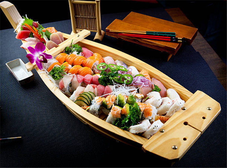 寿司与日本的传统节庆食品比较
