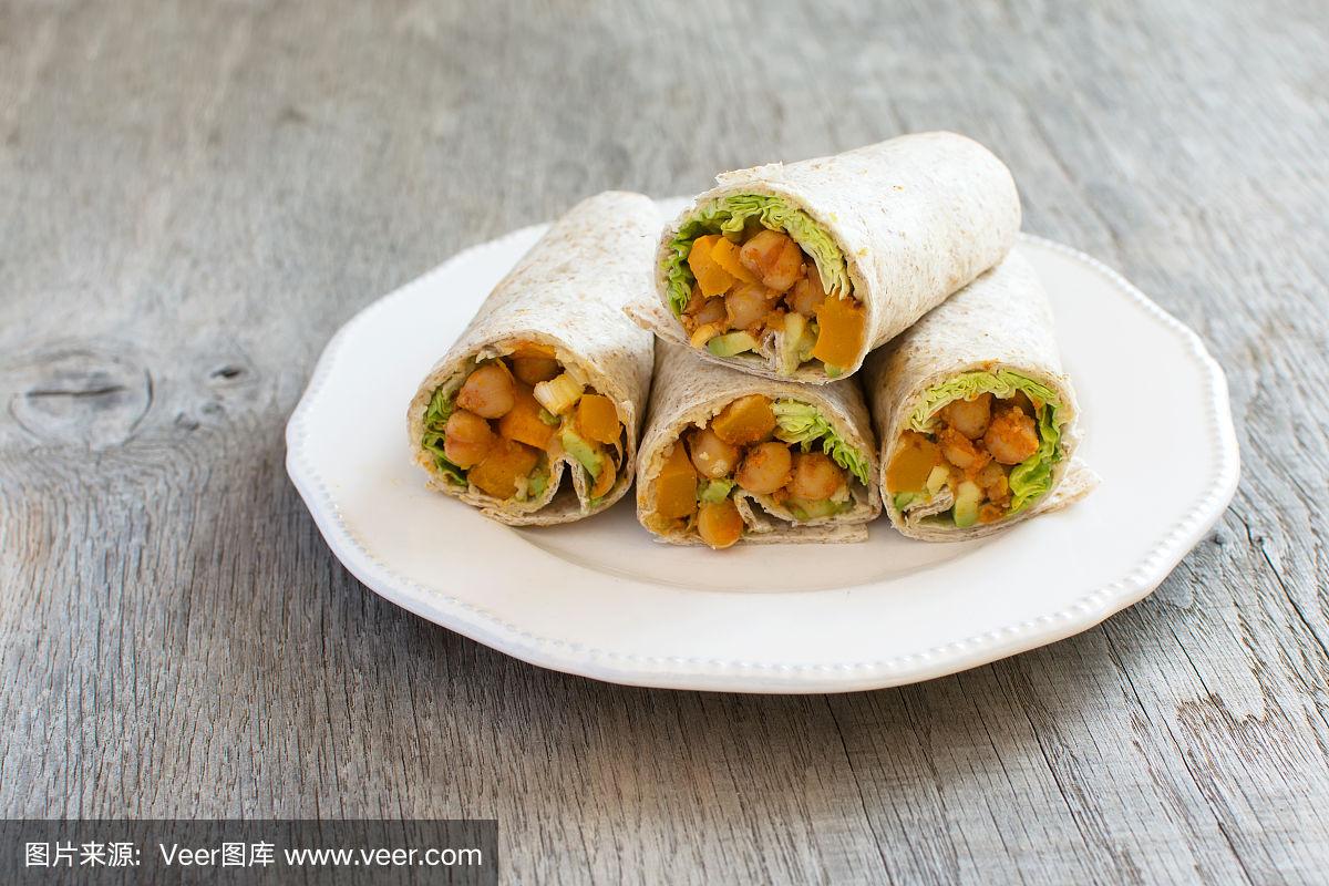 素食者使用哪些食材可以增强玉米饼的风味