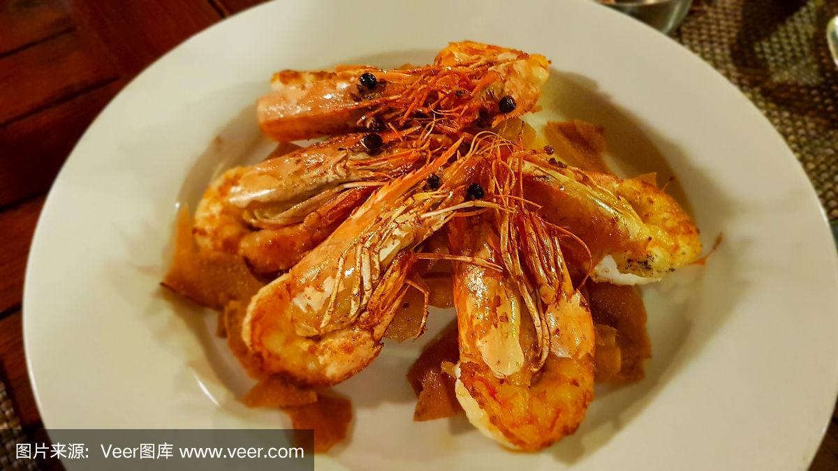 如何结合地中海风味与烧烤食材