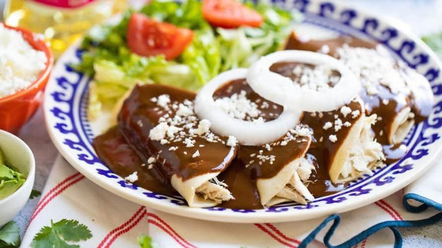 如何用墨西哥玉米饼制作早餐卷
