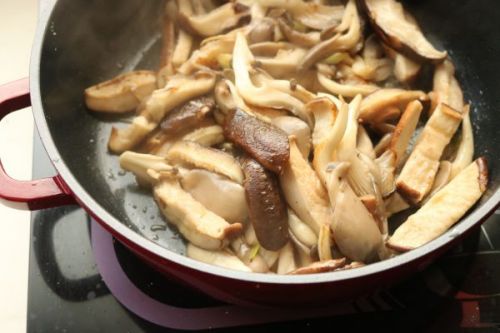 火锅中香菇的处理与最佳食用方法