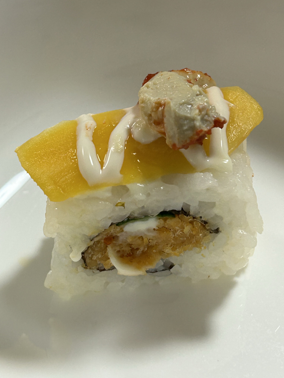 美味寿司的制作技巧：如何制作经典的加州卷