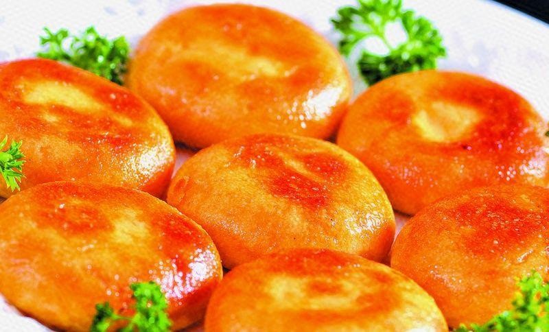 如何根据不同口味调配玉米饼底料